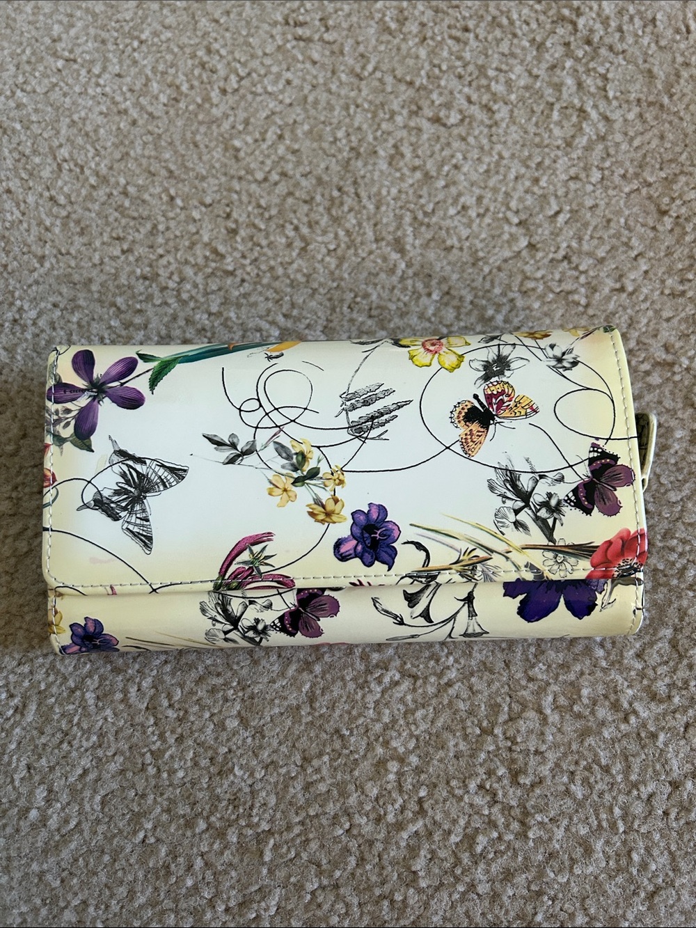 Beverly Hills Collection Bravo Butter Yellow/Multi Colored Butterfly Wallet
